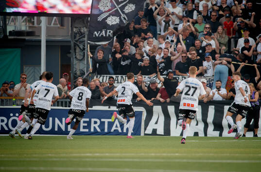 Örebros Tobias Björnstad jublar