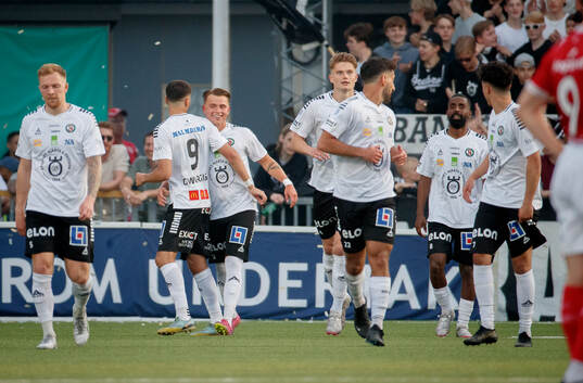 Örebros Tobias Björnstad jublar