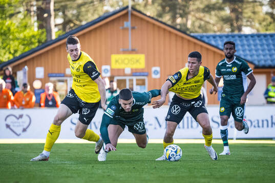 Mjällbys Elliot Stroud och Hammarbys Edvin Kurtulus och