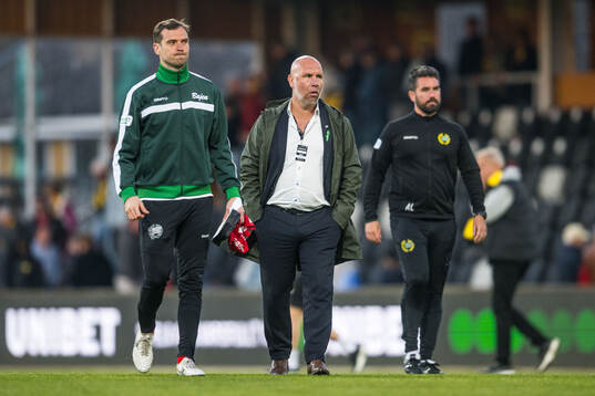 Hammarbys sportchef Mikael Hjelmberg deppar
