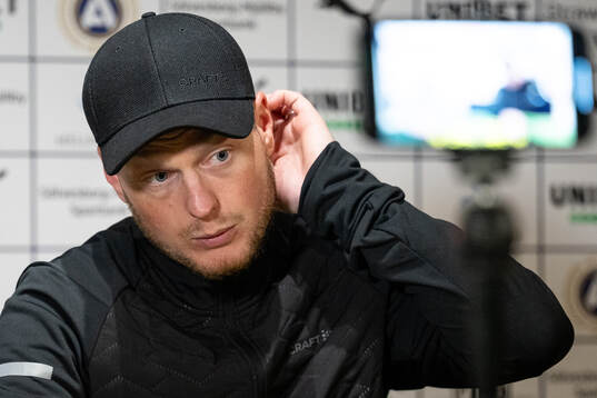 Hammarbys tränare Kim Hellberg deppar