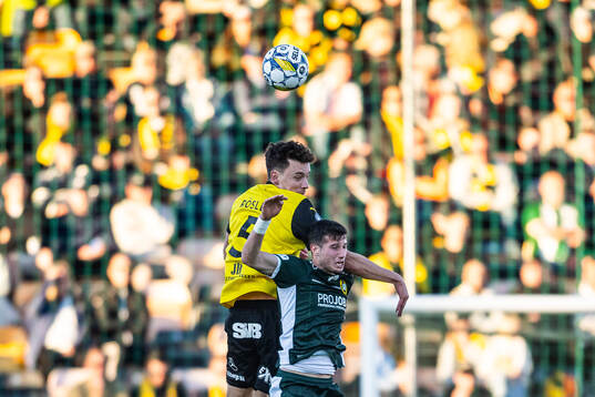 Mjällbys Colin Rösler och Hammarbys Viktor Dukanovic