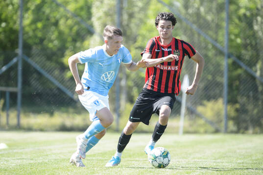 Malmö FFs Amadeus Sundgren och Brommapojkarnas Eric