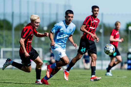 Brommapojkarnas Alfons Lohake och Malmö FFs Zakaria Loukili