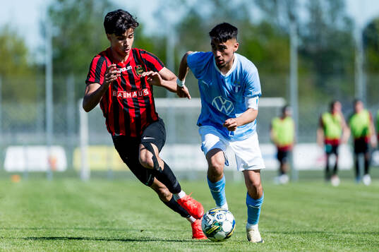 Brommapojkarnas Eric Pathansali och Malmö FFs Alexander
