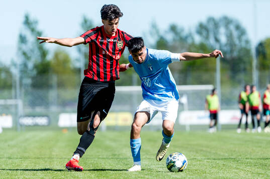 Brommapojkarnas Eric Pathansali och Malmö FFs Alexander