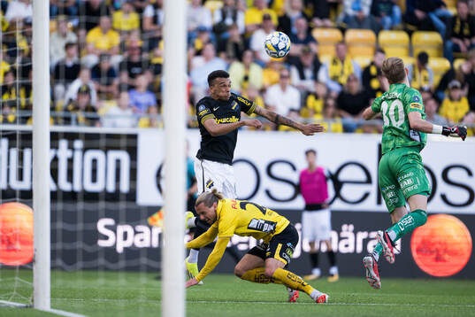 AIKs Rui Manuel Muati Modesto och Elfsborgs Niklas Hult