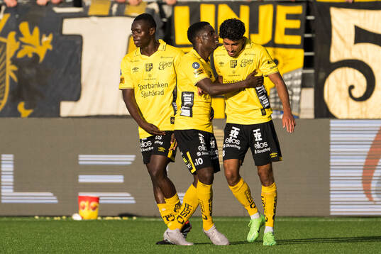 Elfsborgs Ahmed Qasem jublar med lagkamrater