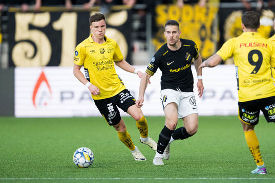 Elfsborgs Andri Fannar Baldursson och AIKs Dino Besirovic