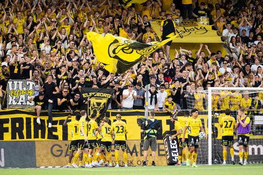Elfsborgs spelare tackar supportrarna