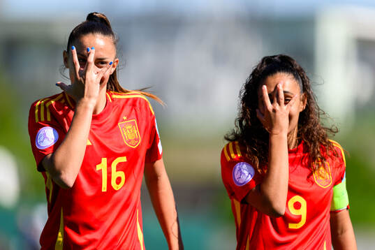 Clara Serrajordi and Celia Segura of Spain celebrate