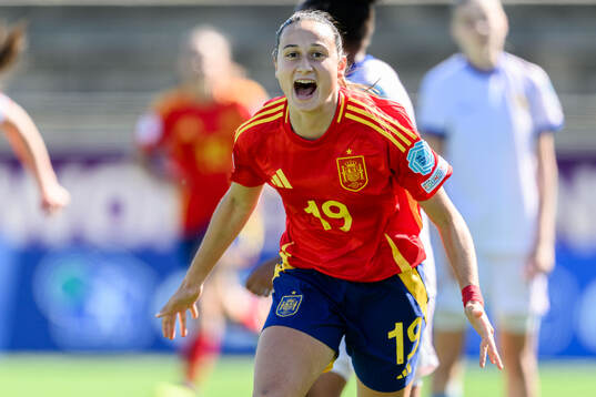 Alba Cerrato of Spain celebrates