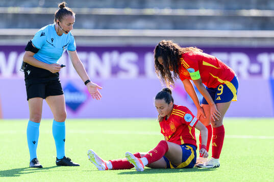 Alba Cerrato of Spain in pain