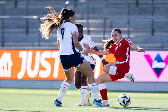 Isabella Fisher of England and Krystyna Flis of Poland
