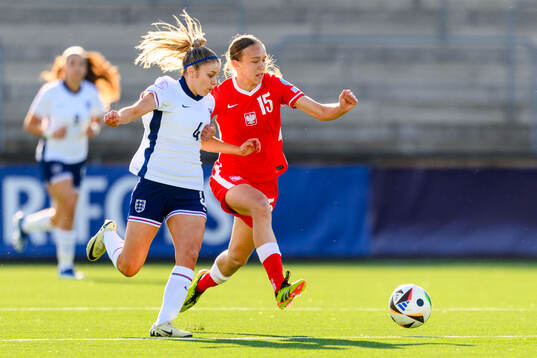 Laila Harbert of England and Weronika Arasniewicz of Poland