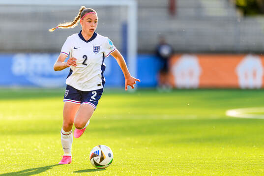 Nelly Las of England