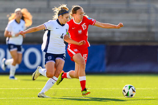 Laila Harbert of England and Weronika Arasniewicz of Poland