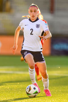 Nelly Las of England