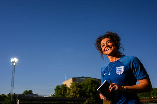 Head coach Natalie Henderson of England