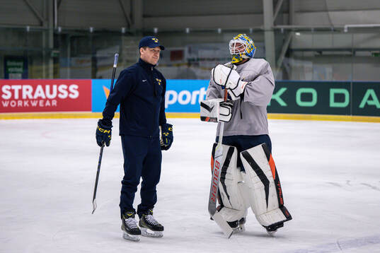 Head coach Sam Hallam and goaltender Samuel Ersson of