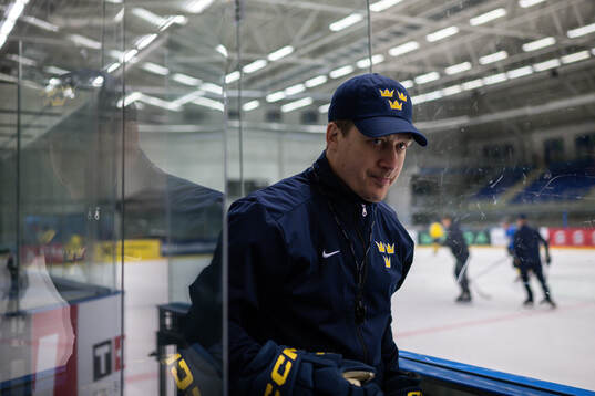 Head coach Sam Hallam of Sweden