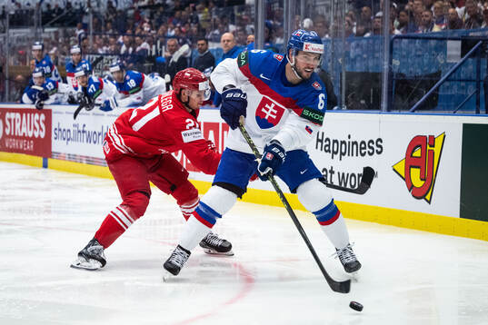 Kamil Walega of Poland and Lukas Cingel of Slovakia