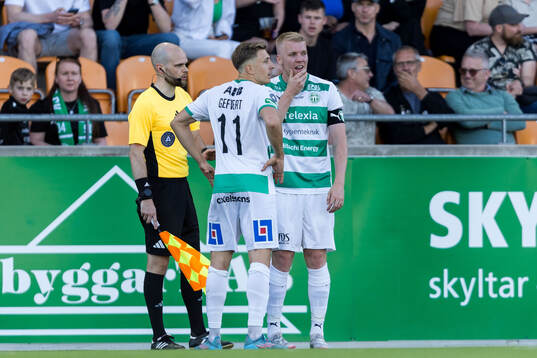 Västerås Simon Gefvert och Simon Johansson reagerar