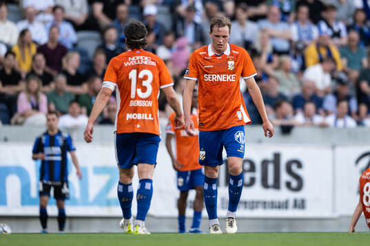 IFK Göteborgs Adam Carlén deppar