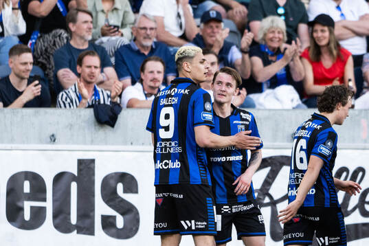 Sirius Noel Milleskog jublar med Yousef Salech