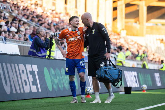 IFK Göteborgs Mattias Johansson har ont