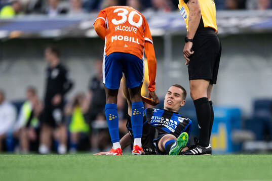 Sirius Leo Walta får hjälp av IFK Göteborgs Malick