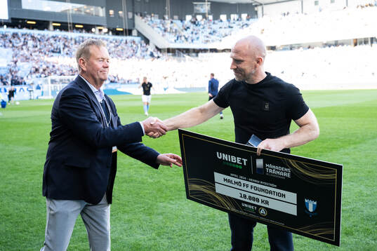 Malmö FFs tränare Henrik Rydström prisas som månadens