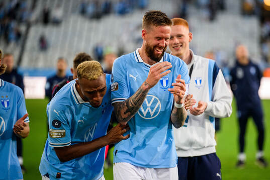 Malmö FFs Derek Cornelius och Pontus Jansson jublar