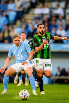 Malmö FFs Jens Stryger Larsen och GAISs Mervan Celik