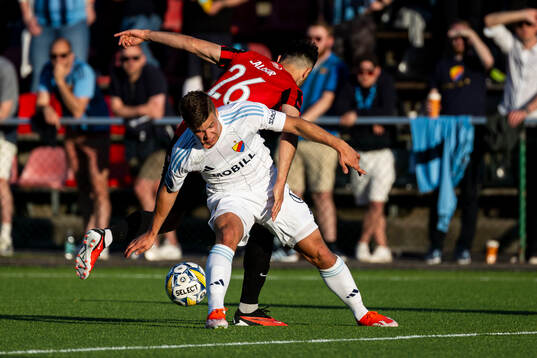 Djurgårdens Samuel Dahl och Brommapojkarnas André Calisir