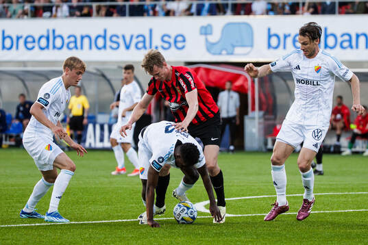 Brommapojkarnas Torbjörn Lysaker Heggem och Djurgårdens
