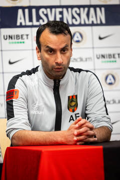 Brommapojkarnas tränare Andreas Engelmark på en