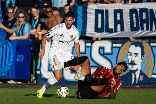 Djurgårdens Besard Sabovic mot Brommapojkarnas Paya Pichkah