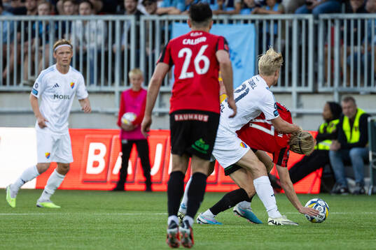 Djurgårdens Lucas Bergvall och Brommapojkarnas Alexander