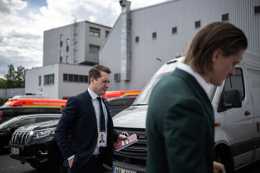 Head coach Sam Hallam of Sweden