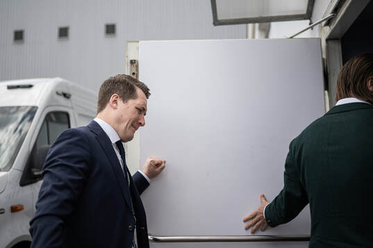 Head coach Sam Hallam of Sweden