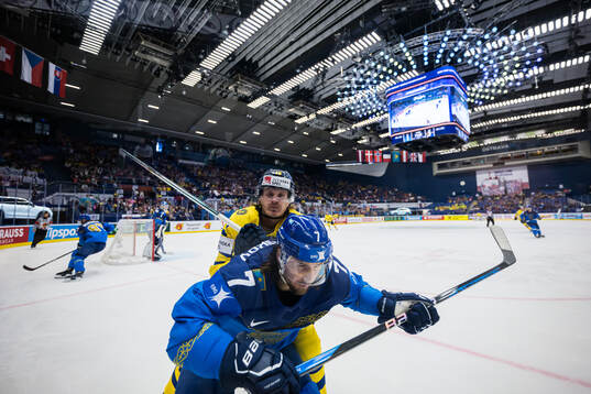 Marcus Sörensen of Sweden and Leionid Metalnikov of