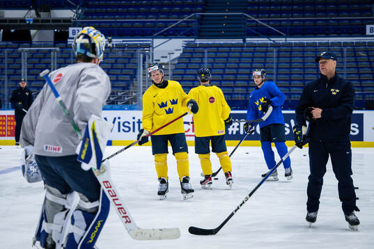 Goaltender Jesper Wallstedt, Max Friberg, Jesper Frödén,