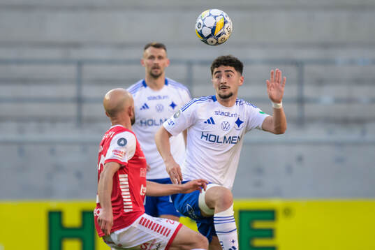 Kalmars Robert Gojani och IFK Norrköpings Ismet Lushaku