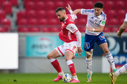 Kalmars Dino Islamovic och IFK Norrköpings Ismet Lushaku