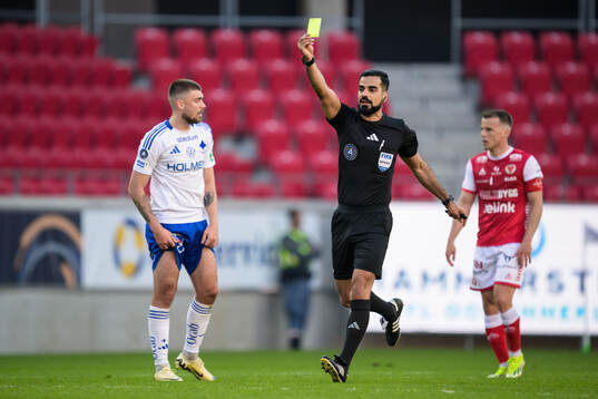 Domare Mohammed Al-Hakim varnar Kalmars Lars Saetra