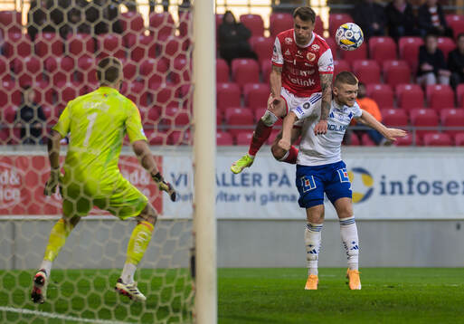 Kalmars Melker Hallberg och IFK Norrköpings Dino Salihovic