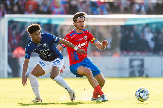 Trelleborgs Othmane Salama och Helsingborgs Wilhelm Loeper