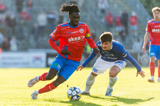 Helsingborgs Benjamin Acquah och Trelleborgs Armin Culum