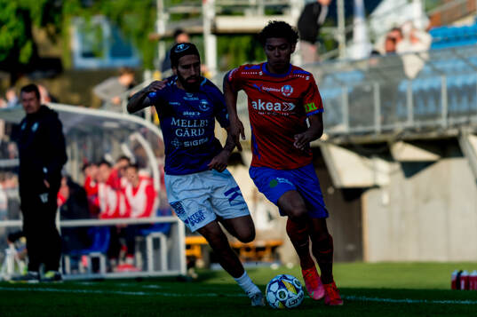 Trelleborgs Hady Saleh Karim och Helsingborgs Dennis Olsson
